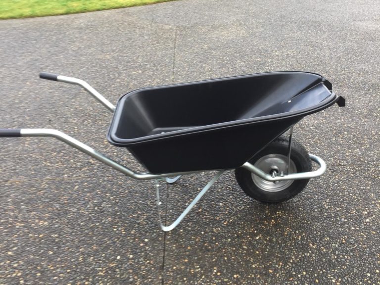Wheelbarrow 1438x1079